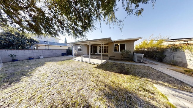 Building Photo - 6165 Mary Lane Dr