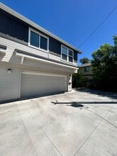 Building Photo - 2106 S Vista Ave