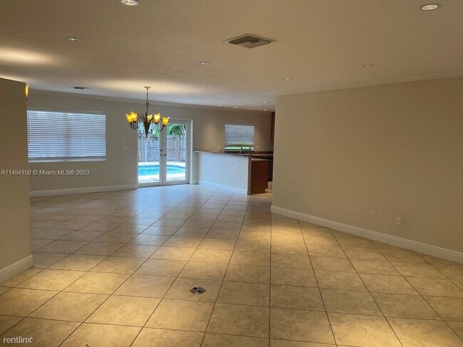 Foto del edificio - 3 br, 2 bath House - 405 SE 4th Ter