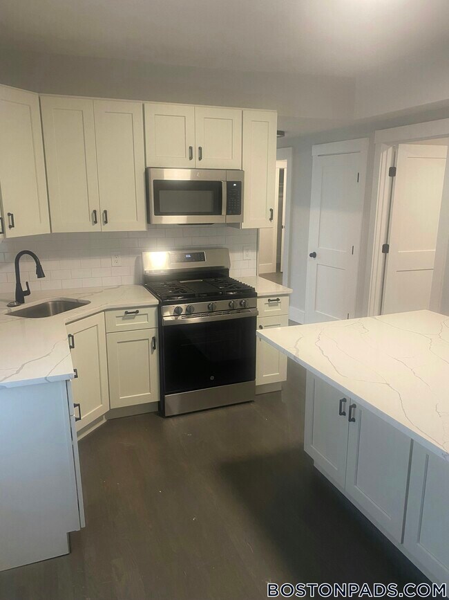 Foto del edificio - 118 Marginal St