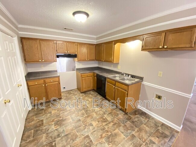 Foto del edificio - 5839 Plum Valley Dr