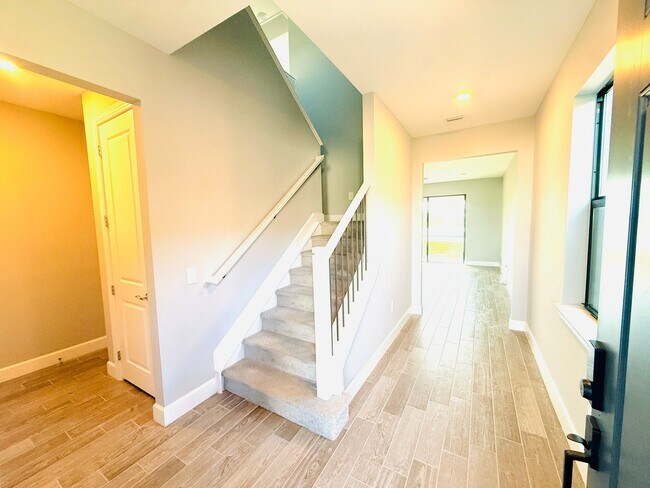 Foto del edificio - 6256 Baywood Ct