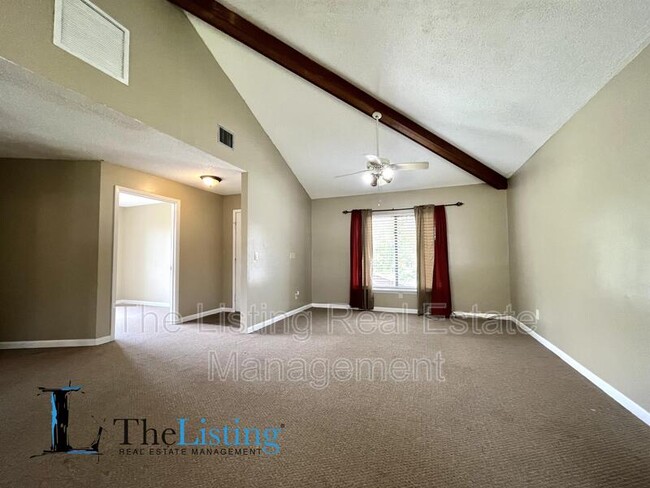 Building Photo - 431 Geneva Dr