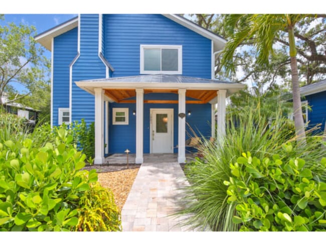 Building Photo - Completely renovated 4 bedroom cottage in ...