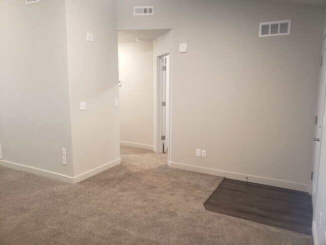 Foto del edificio - 2 Bed 1 Bath in Springville!