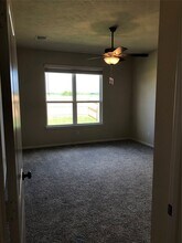 Building Photo - 1006 Old Vine Rd