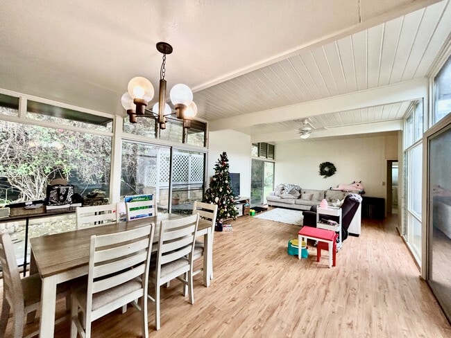 Building Photo - 1219 Ala Aolani St