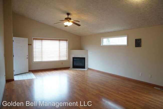 Building Photo - 3 br, 2 bath House - 13922 SE Cora St