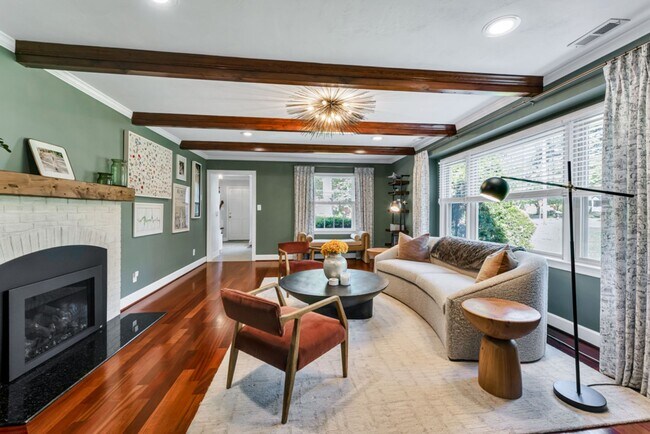 Foto del edificio - A rare estate-style rental in Thoroughgood