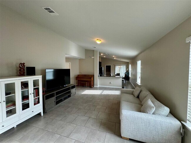 Foto del edificio - 416 Purple Martin Ave