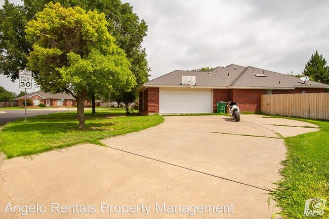 Foto del edificio - 3 br, 2 bath House - 5827 Dominion Ridge C...