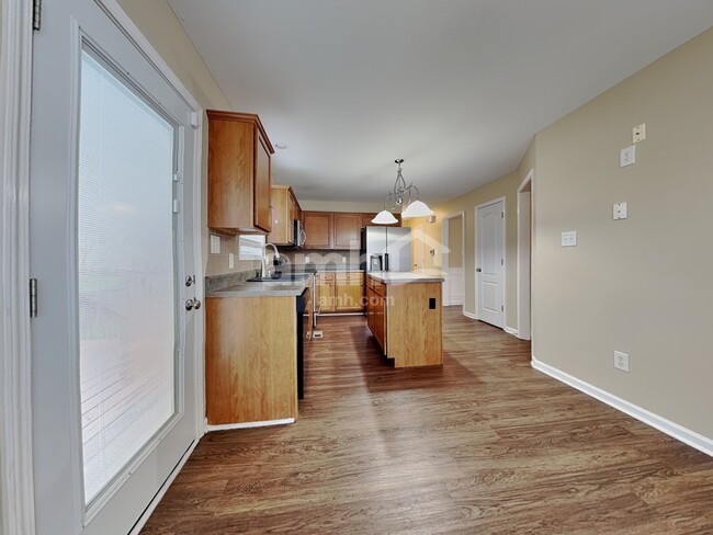 Foto del edificio - 5523 Golden Gate Rd