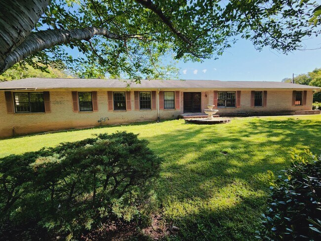 Building Photo - 3670 Oak Mountain Park Road, Pelham, Alaba...