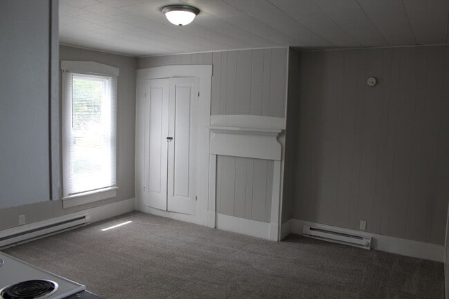 Building Photo - Cute Maintenace Free 1 BR in North Salem!