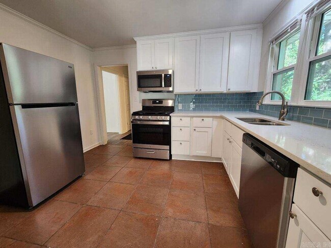 Foto del edificio - 8612 Westwood Ave
