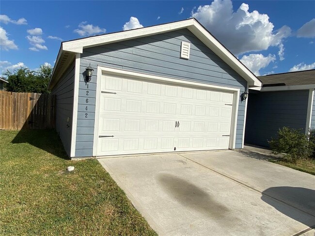 Building Photo - 12642 Pelican Bay Dr