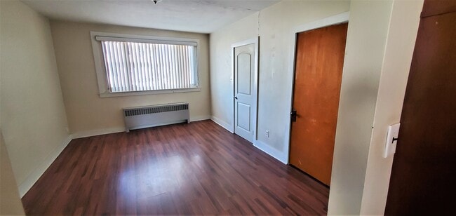 Living Room - 529 S Main St