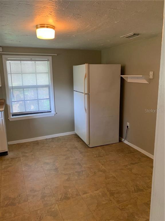 Building Photo - 709 3rd Ave NE