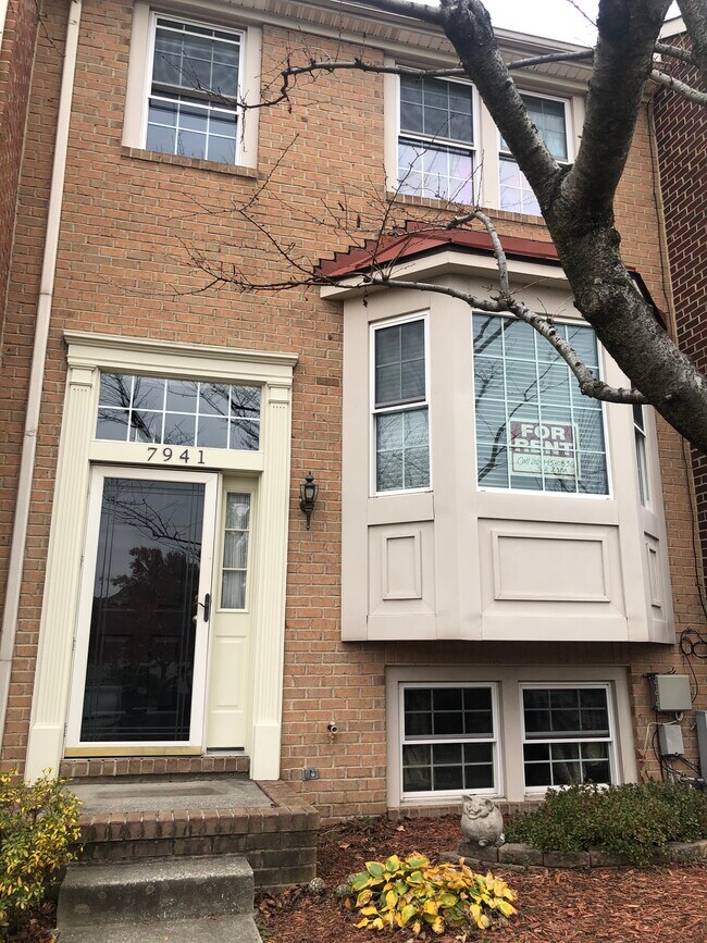 Foto del edificio - 7941 River Rock Way