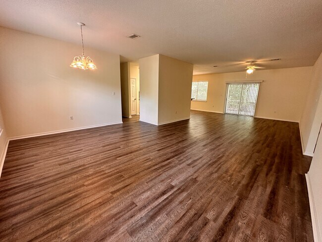 Foto del edificio - 158 Garnett Bayou Rd