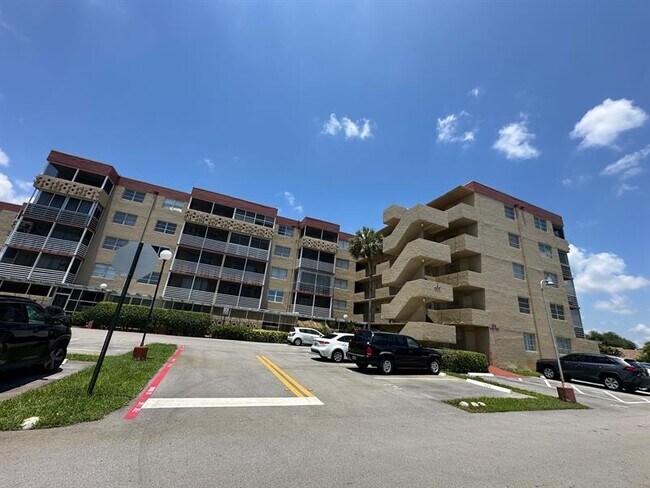 Foto del edificio - 406 NW 68th Ave