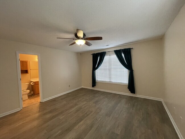 Building Photo - 9109 Shallcross