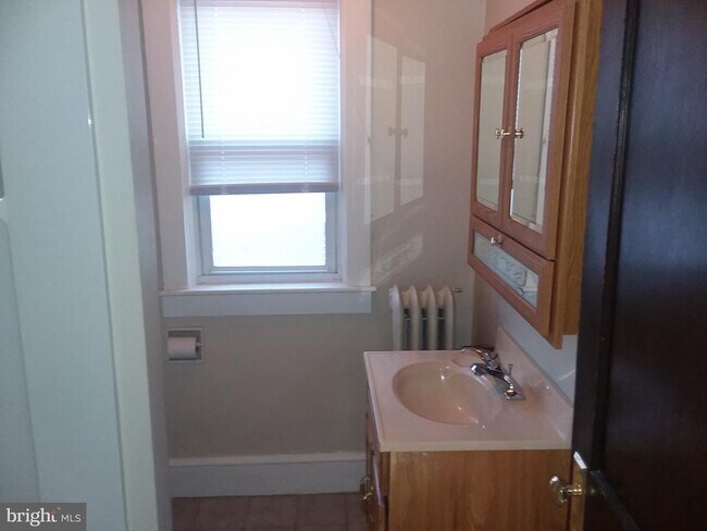 Building Photo - 1426 Lacrosse Ave