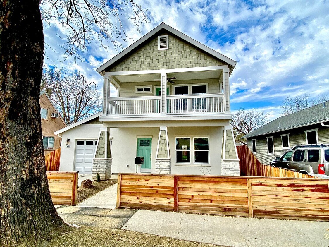 Beautiful and Spacious recently Constructe... - Beautiful and Spacious recently Constructe...