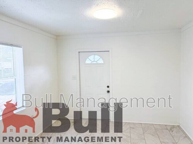 Building Photo - 139 W 8th St