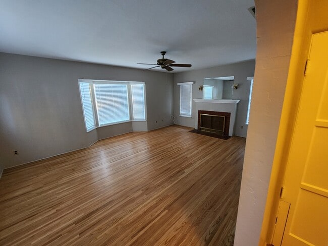 Building Photo - 4629 Sunnyside Dr