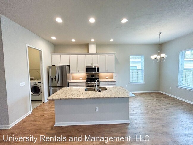 Foto del edificio - 3 br, 2 bath House - 1046 NW 134th Drive