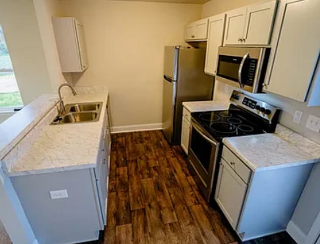 Foto del edificio - HALF OFF FIRST MONTH RENT ! ! !