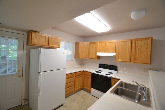 Building Photo - 2 Bedroom in D20 with AC