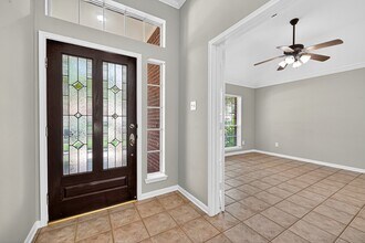 Building Photo - 8735 River Wind Dr