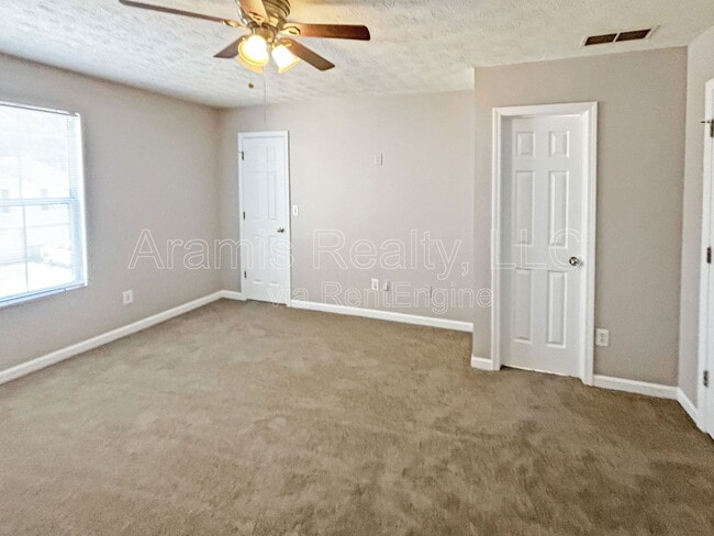Building Photo - 5820 Wellborn Oaks Ct