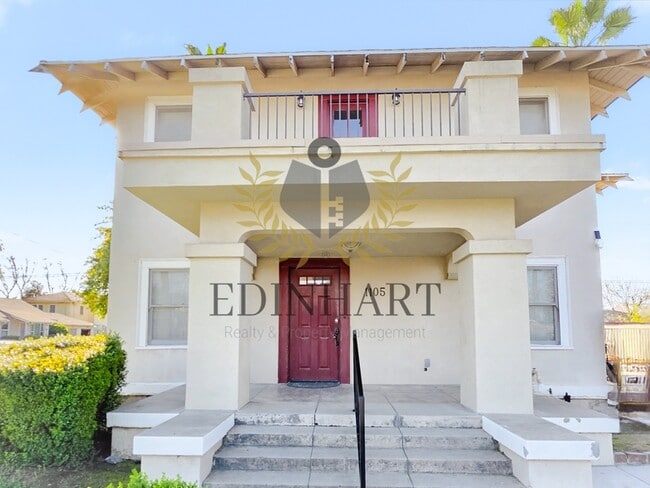 Building Photo - 1105 N College Ave