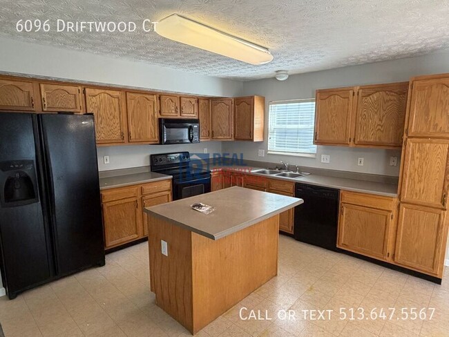 Photo - 6096 Driftwood Ct- House