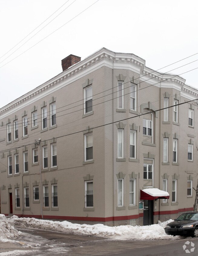 Foto principal - 3452 Bates St