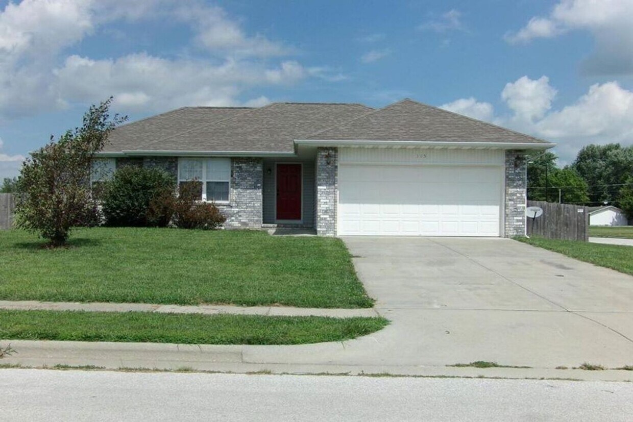 115 E Cherokee St, Strafford, MO 65757 House Rental in Strafford, MO