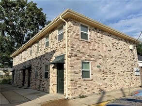 Building Photo - 12321 River Rd