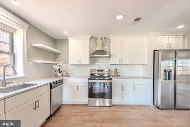 Foto del edificio - 422 Spackmans Ln