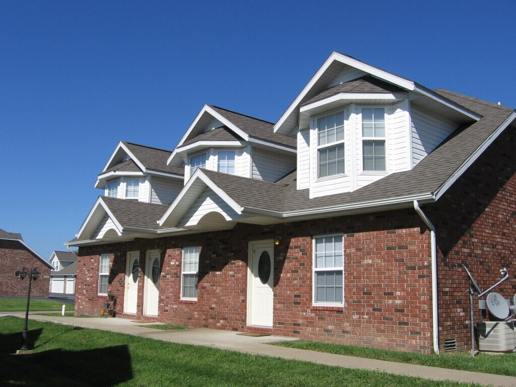 1401 W Frosty Dr, Ozark, MO 65721 Townhome Rentals in Ozark MO