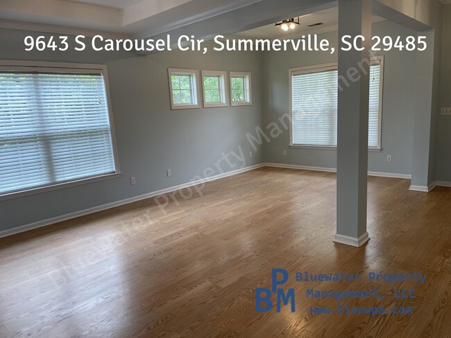 Building Photo - 9643 S Carousel Cir