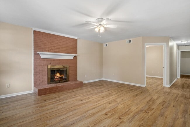 Building Photo - 4117 Rainbow Dr