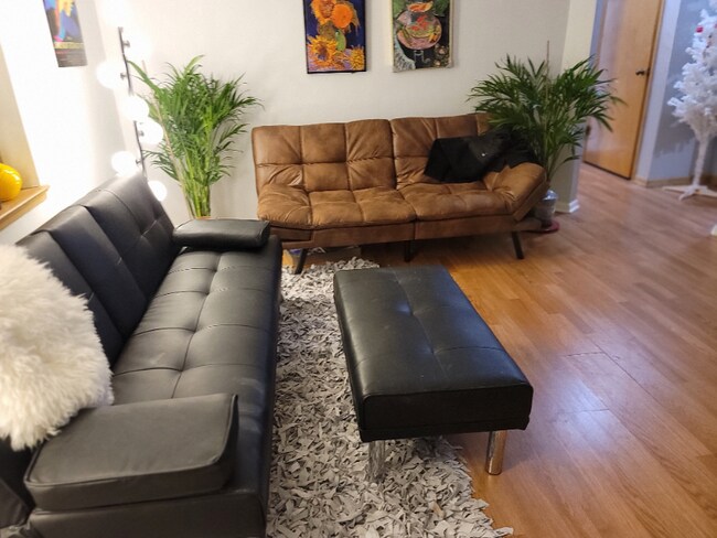 Foto del edificio - 3401 S Howell Ave