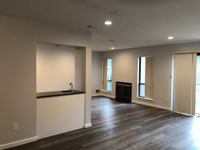 Building Photo - 48 Wimbledon Dr