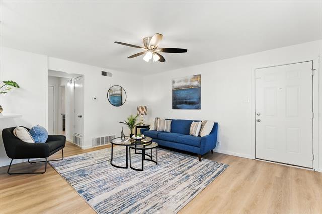 Building Photo - 202 N Kealy Ave