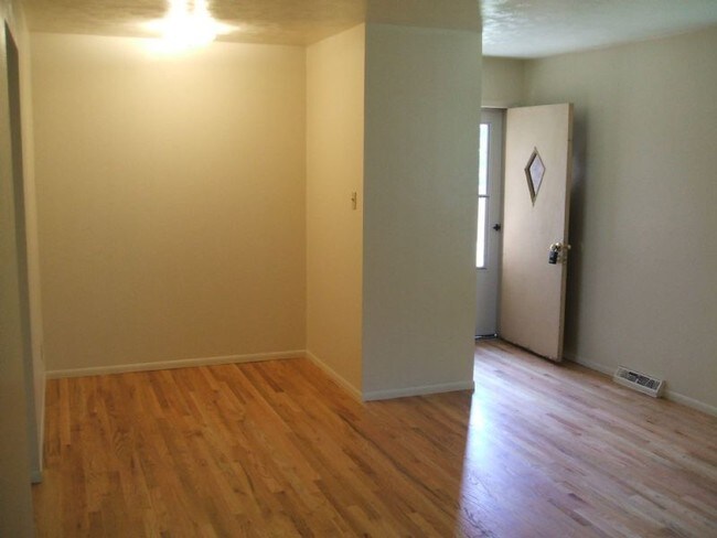 Foto del edificio - 2463 S Corona St