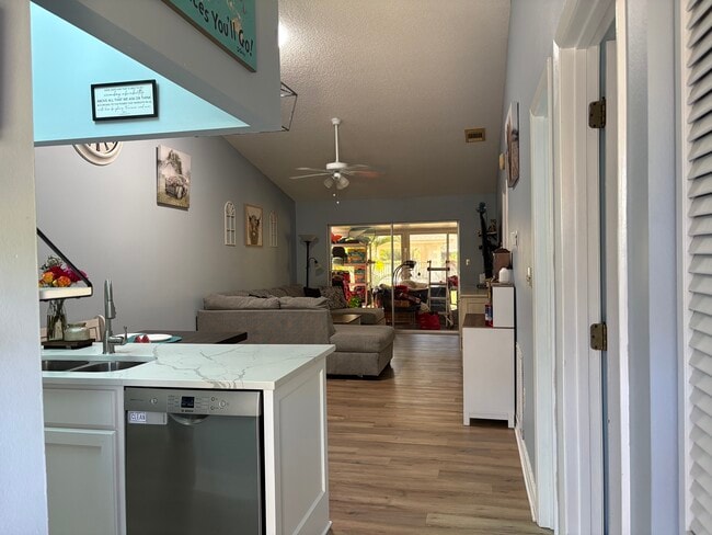 Photo - 746 N Jefferson Ave Apartment