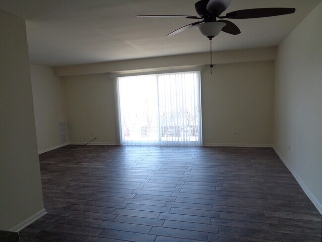Building Photo - 5854 W 76th Pl